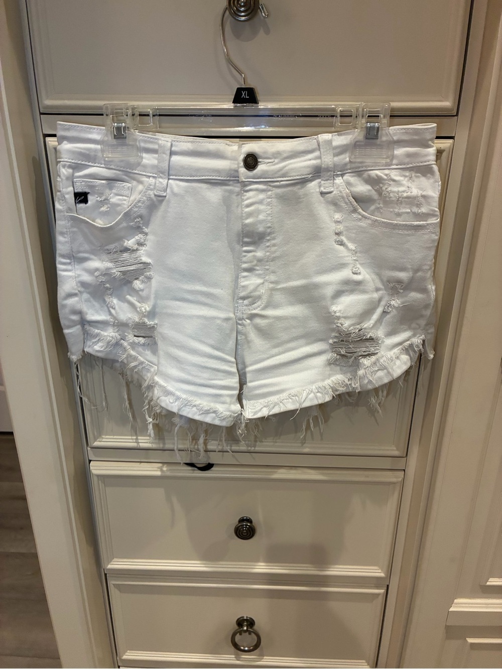 KanCan White Distressed Denim Shorts with Frayed Hem Size 11/29